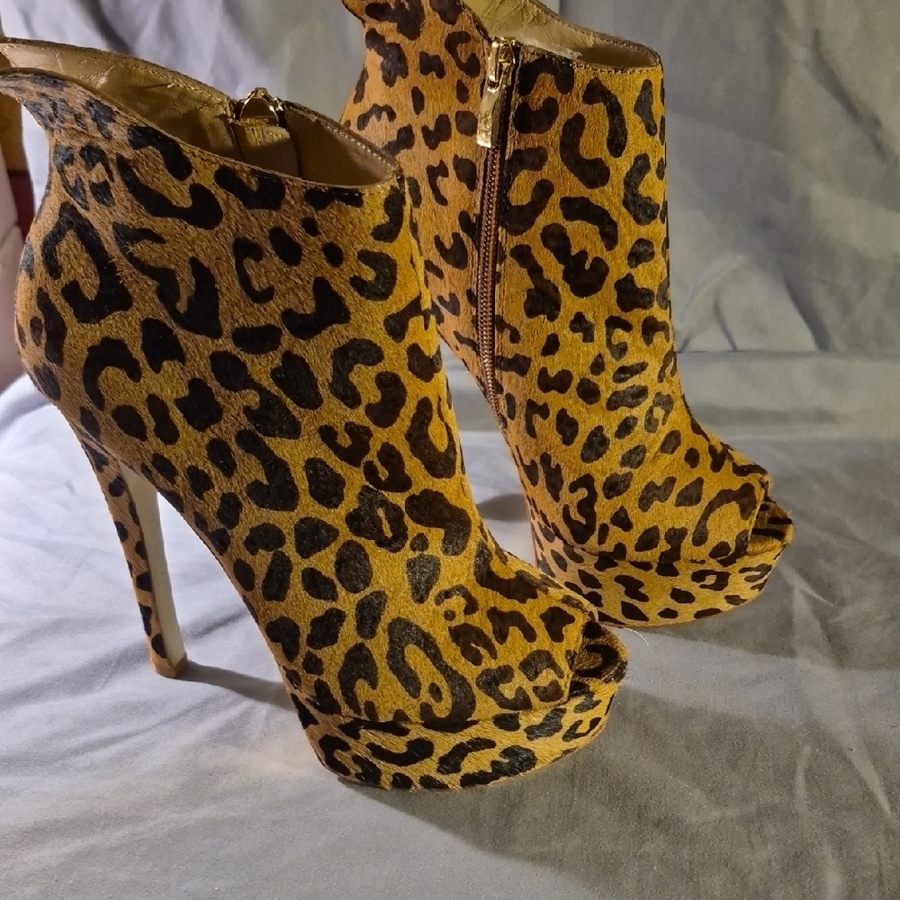 Chinese Laundry Leopard Print Heeled Boots